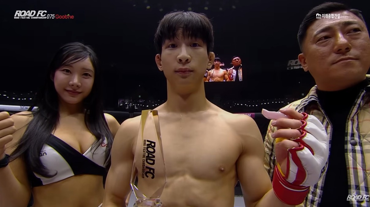 Eun Seok Choi wins