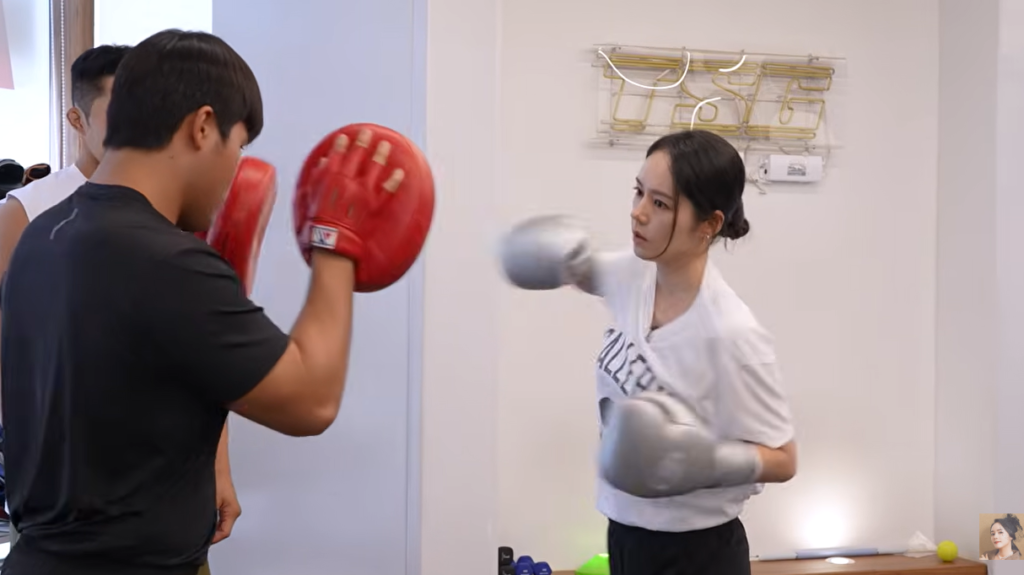 Han Ga In on the pads at Havas MMA