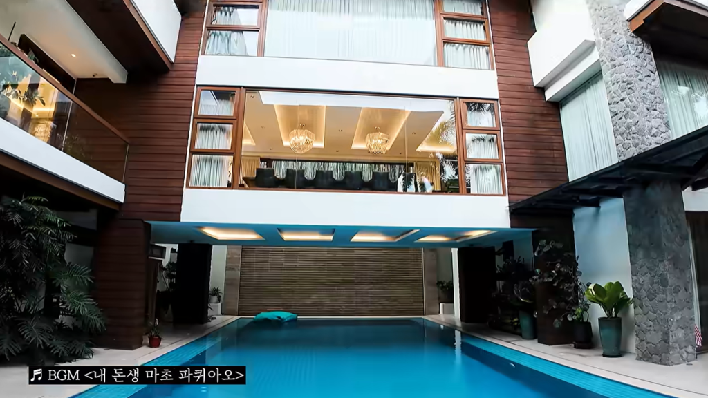 Choo Sung Hoon tours Manny Pacquiao's Small House Tour