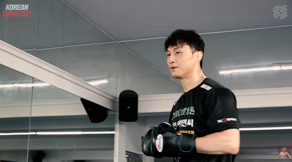 Doo Ho Choi training with Chan Sung Jung