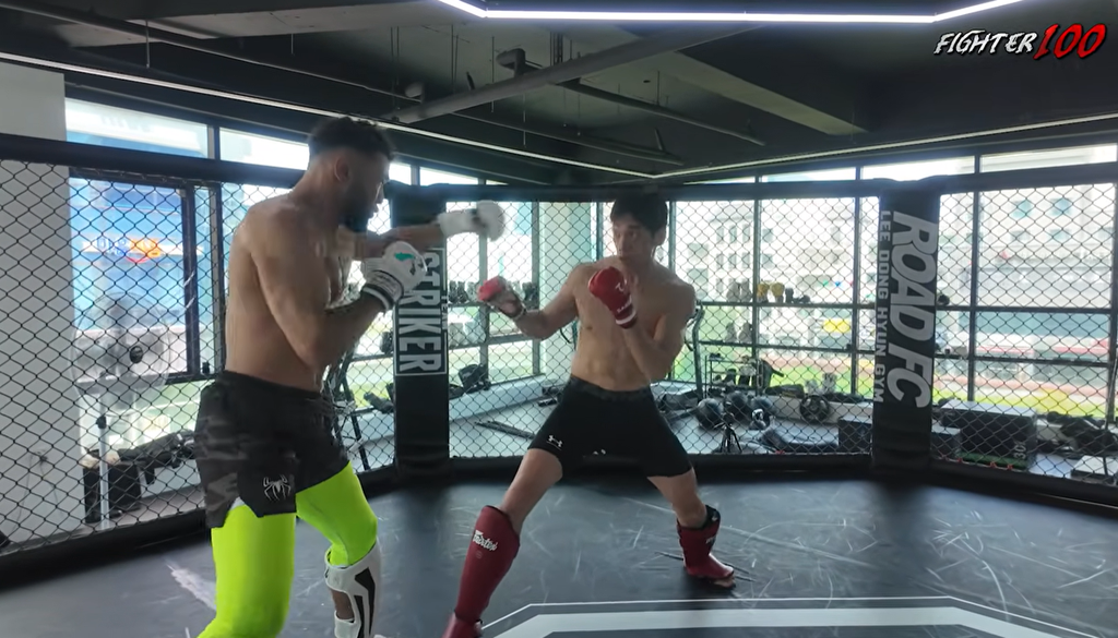 A Sol Kwon training Team Korea fighters for Aichi-Nagoya 2026