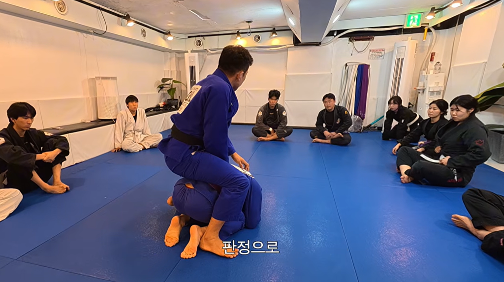 Jun Hee Moon coaching